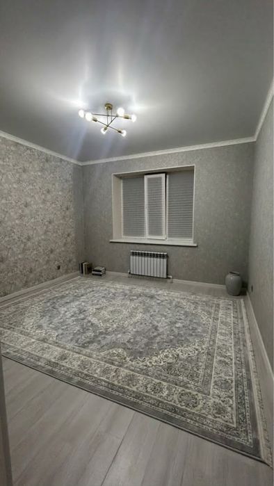 Батыс 2 шагын ауданында 2 бөлмелі үй жалға беріледі