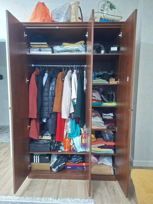 Продам фабричный Шкаф в отличном состоянии