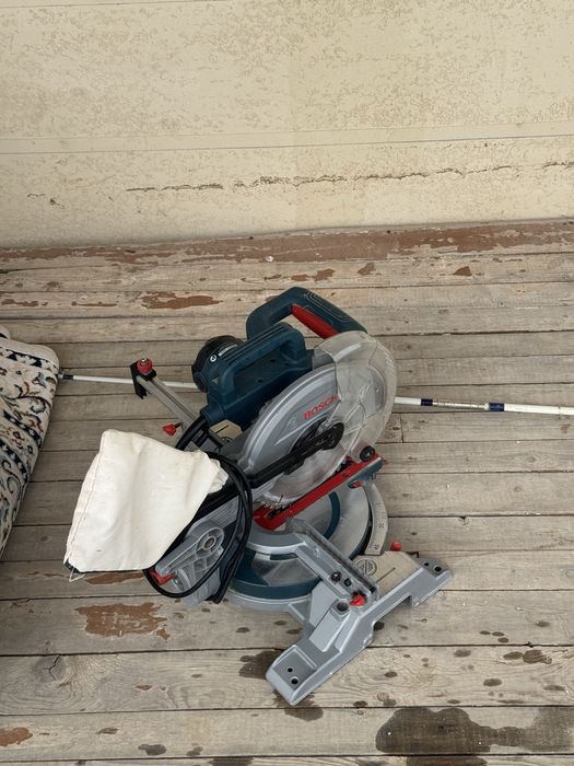 торцовочный пила bosch