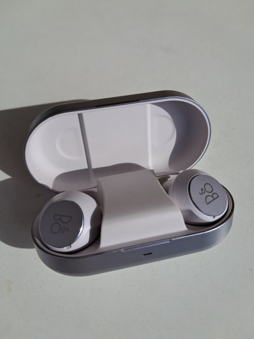 DEFECTE!! Vand casti Bang & Olufsen