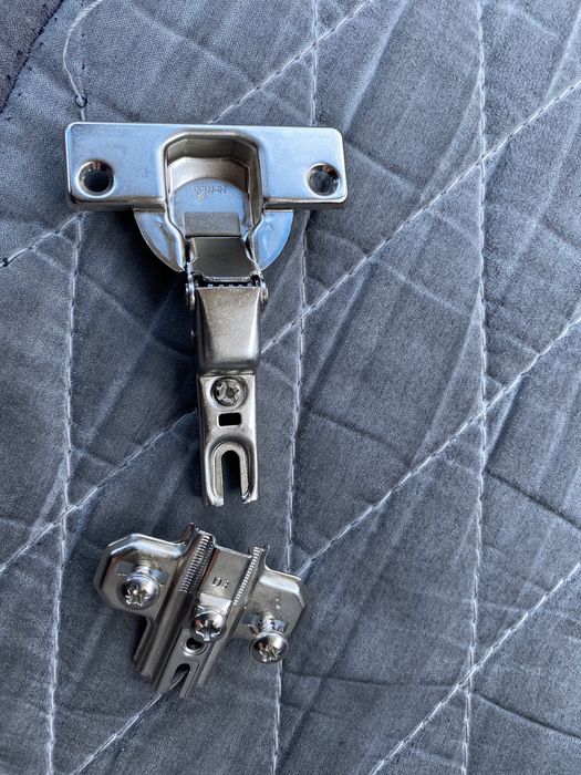 Продам мебельные навесы фирмы Hettsh