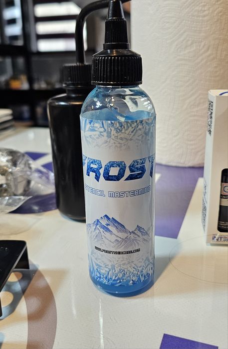 Vând kit de tatuat