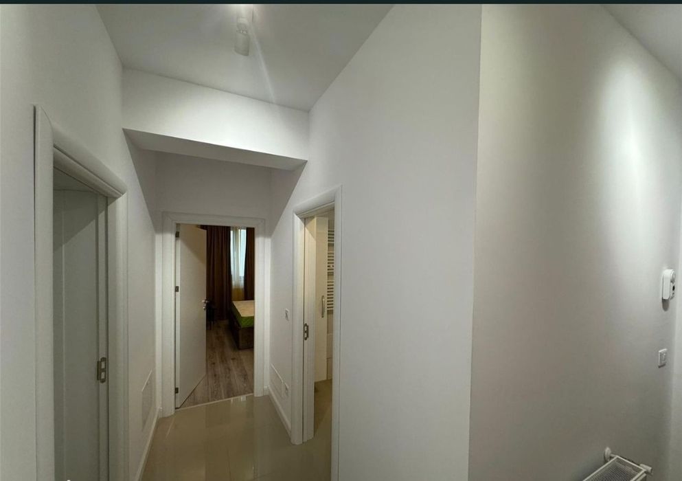 Inchiriem Apartament nou ..2 camere + parcare + boxa