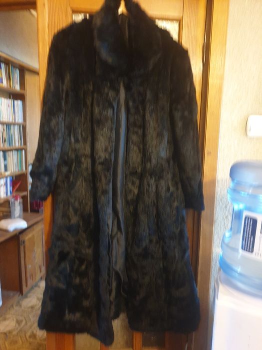 Haina din blana naturala, impecabila