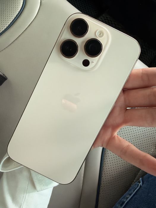 Продам Iphone 16 pro