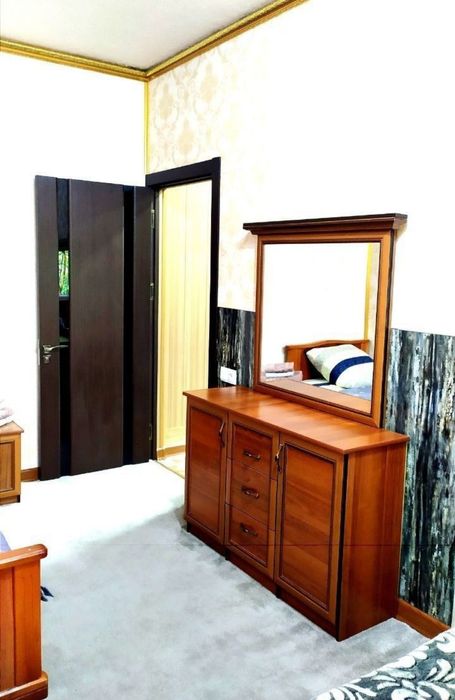 Продаю срочно свою квартиру Чиланзар 8-кв. 2/1/4 раздельные комнаты.