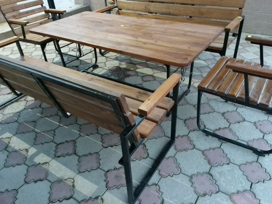 Скамейки , столы , кресла , комплектом