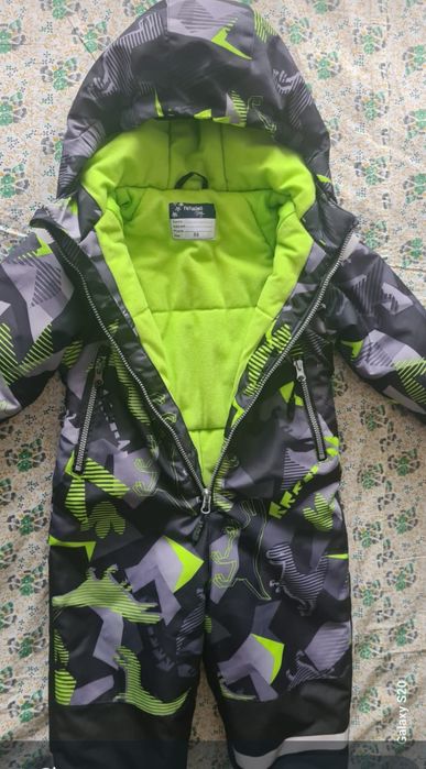 Четыре зимних комбинезона б/у.