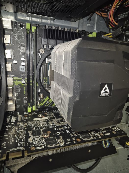 Xeon E5-2696 v3 + Machinist X99 PR9-H + Arctic cooler