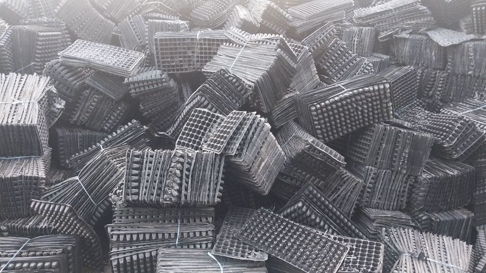 Plasmassalar sotiladi ishlab chiqqan tuvaklar