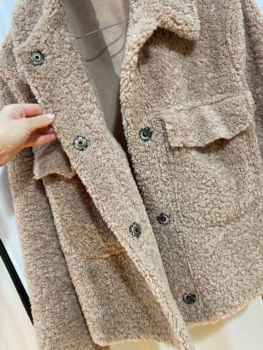 Късо мъхесто палто Zara