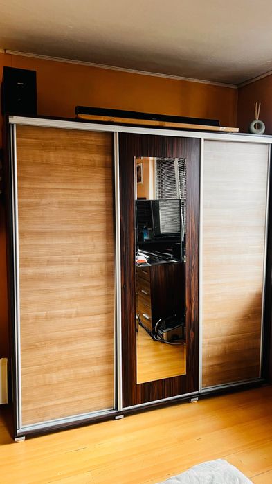 Комплект спалня с 3 к гардероб тоалетка н шкафчета