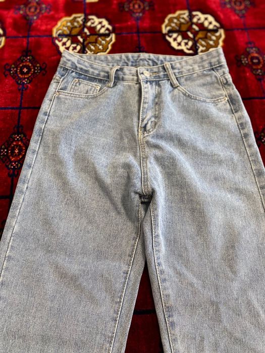 Киімдер сатылады