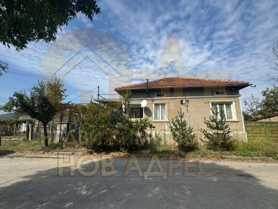 Самостоятелна Тухлена Къща Кв. Въбел , 1240 кв.м.