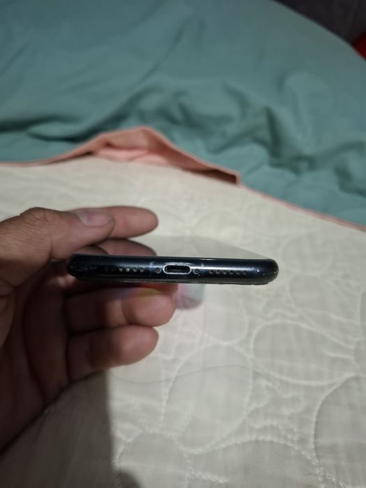 Продам Iphone XR 64GB оригинал