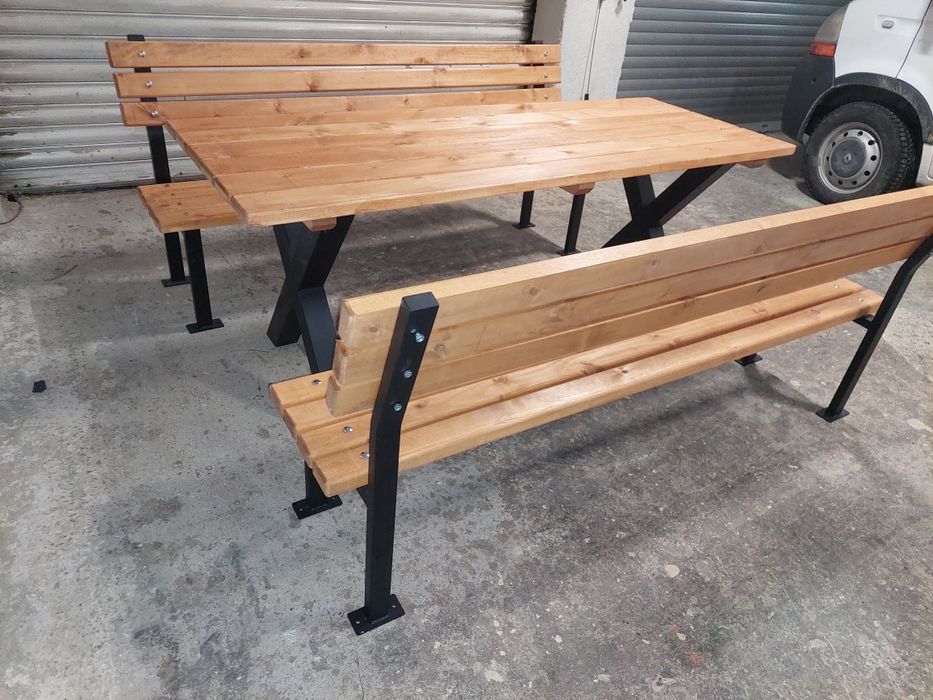 Комплект маса и 2 пейки,баварски комплект