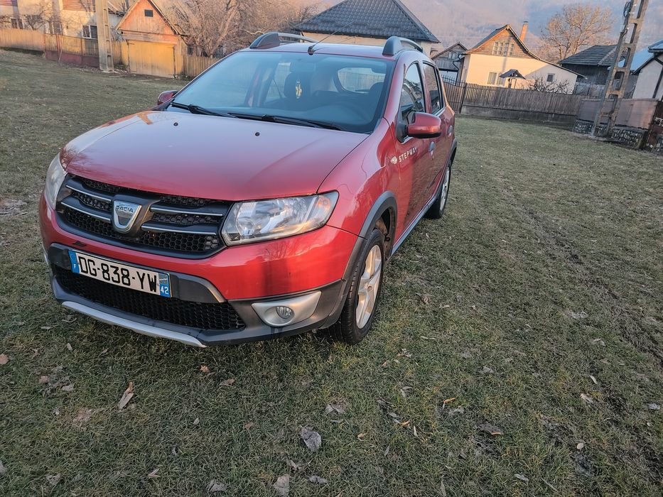Dacia Sandero Stepway 0.9 . 2014. Economică