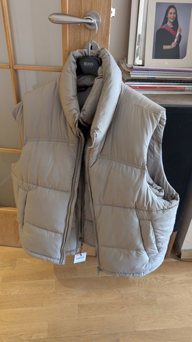Продавам два нови елека Zara L & XL