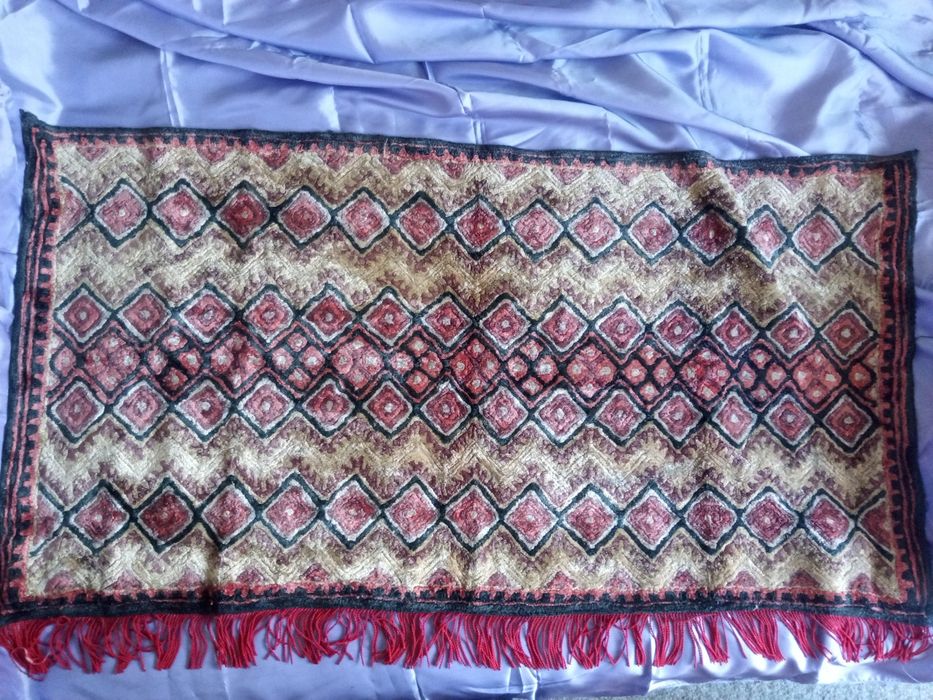 Ковор с ресни от социализма