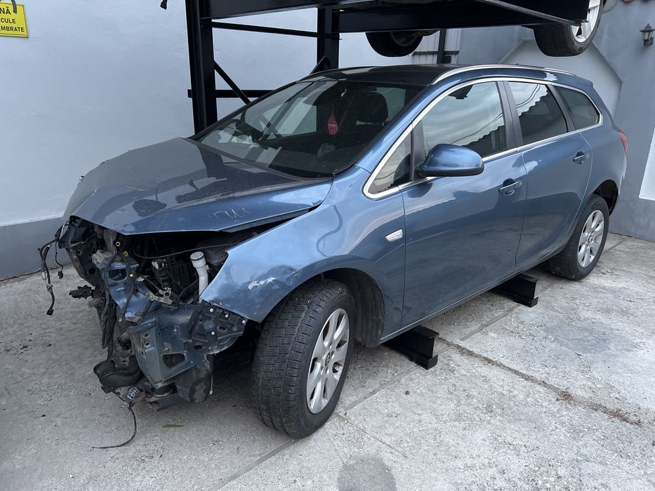 Piese dezmembrari Opel astra J 1.6d 2016 E6 . Motor impecabil 170k km . Factura si garantie!