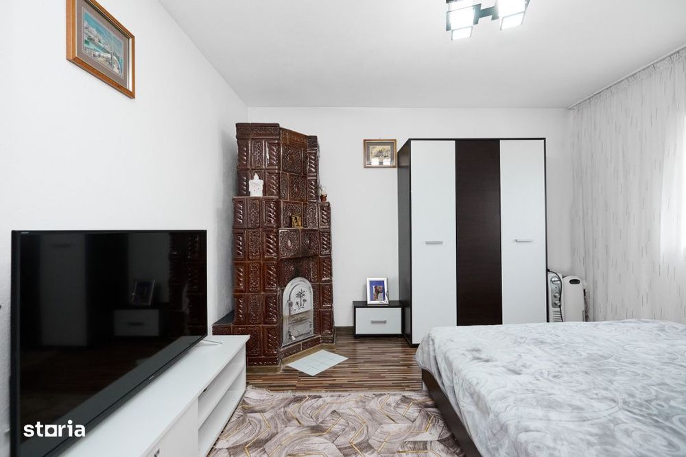 Casa  + anexa in Com.  Petresti, Sat Gherghesti - Dambovita