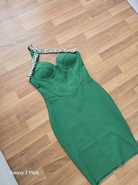 Бандажна зелена рокля