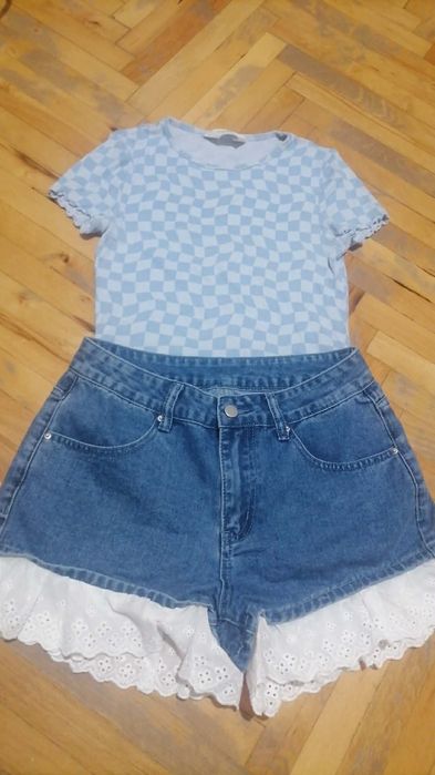 Добре комбинирани  дрешки в синьо