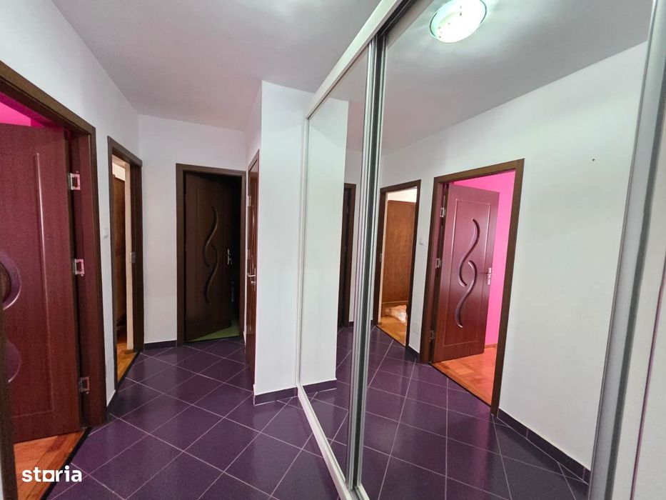 3 camere, decomandat, Bulevardul Roman Mușat, zonă ultracentrală