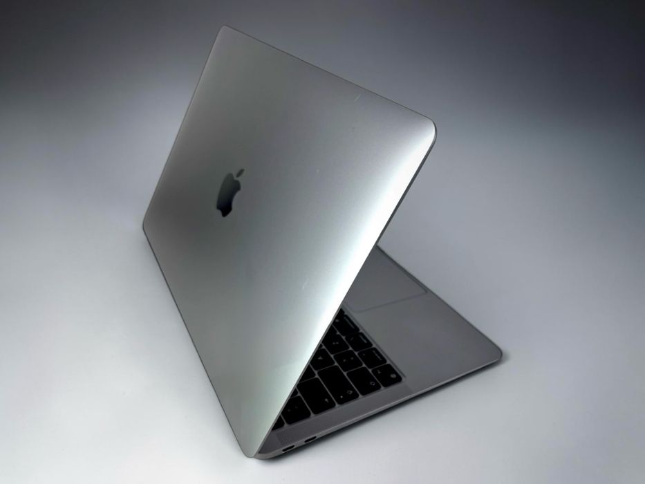 Apple MacBook Air 13 inch M1 8RAM 256GB Space Gray Отличен! Гаранция!