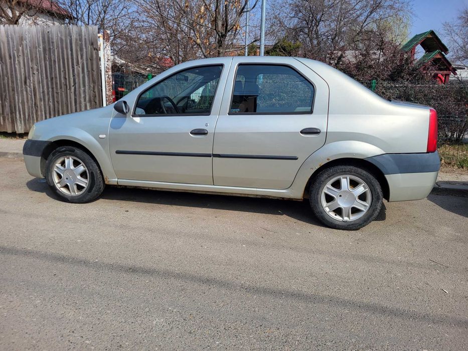 Vand Dacia Logan din 2004