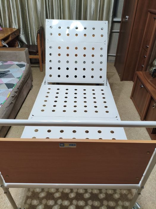 Продам медицинскую кровать.