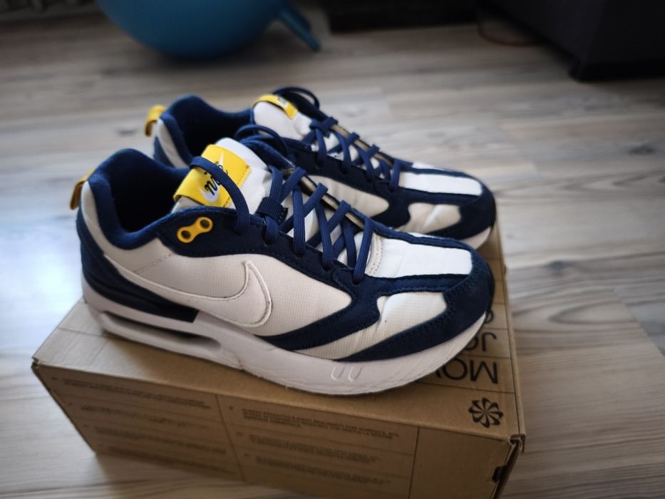 Маратонки Nike и нови сандали за момче