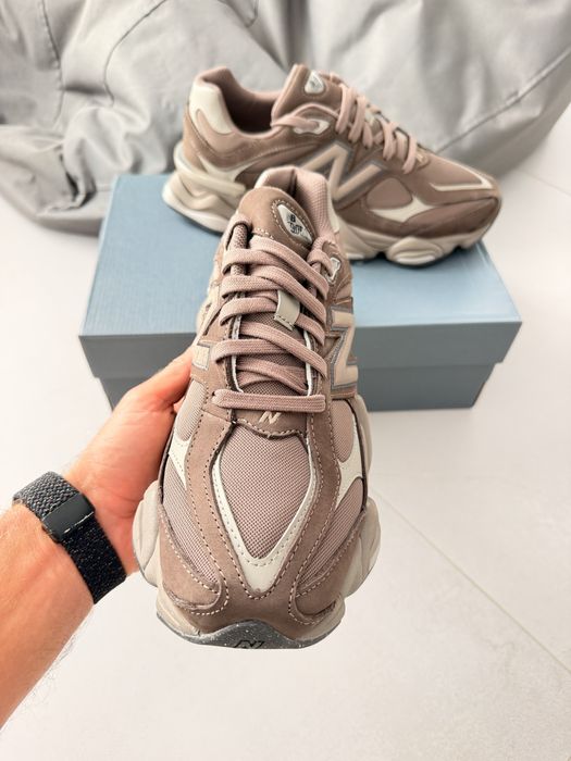 New Balance 9060 Mono Cortado