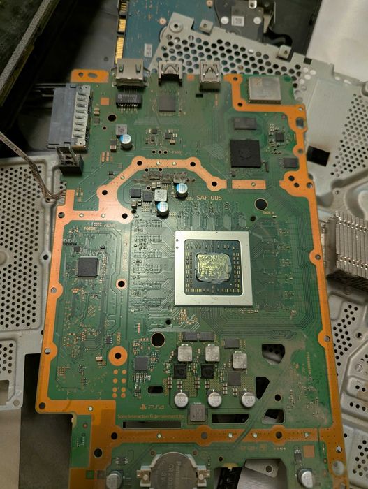 PlayStation 4, PlayStation 5 Pro - Чистка от пыли и замена термопасты!