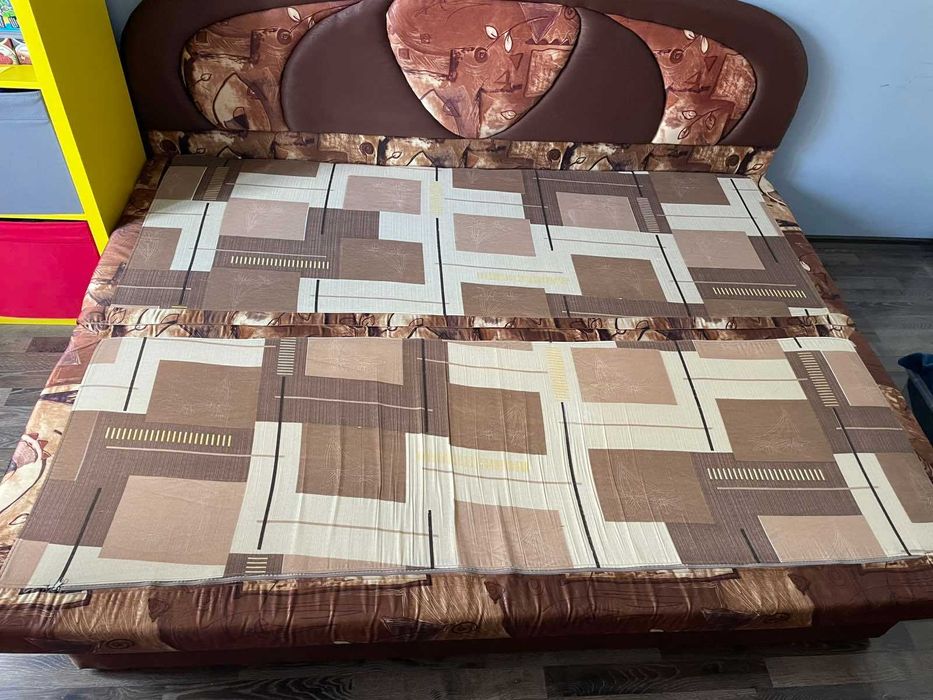 Подарявам разтегателен диван