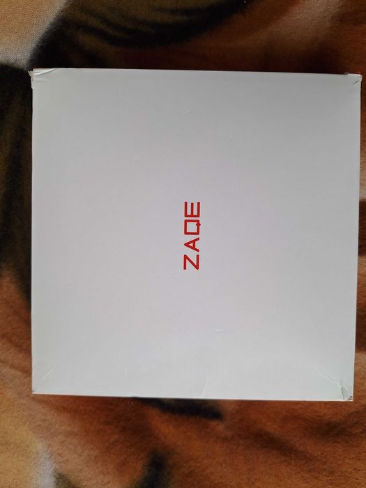 Media player portabil ZAQE -defect-  (modelul ZAQE M505), un dispozitiv MP3/MP4/media player cu ecran tactil și Bluetooth