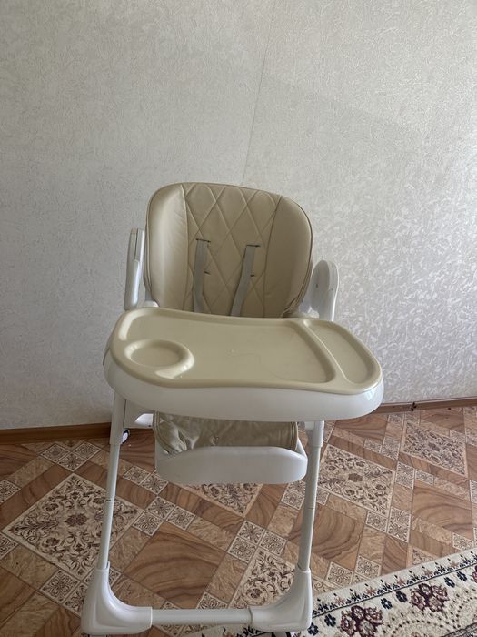 Продается детский кухонный стол