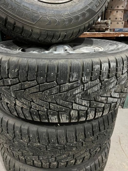 Автошины шипованные 275/65 R17 в комплекте с дисками