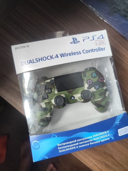 Продам  новую PS4