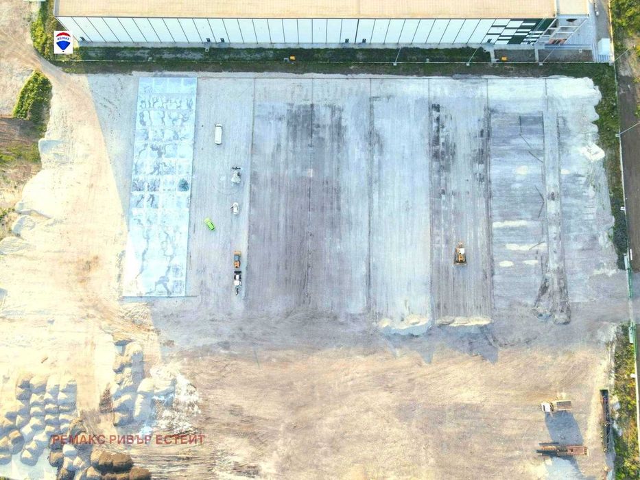 Дава се под наем Парцел в Русе, Промишлена зона - Изток - 43000 кв.м за 21930 € - Снимка #9