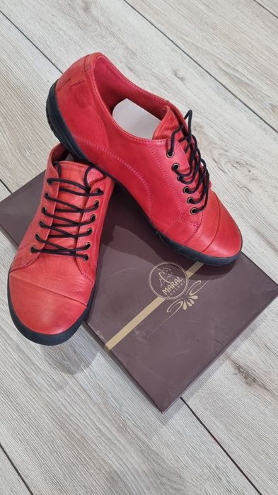 Продается новая обувь