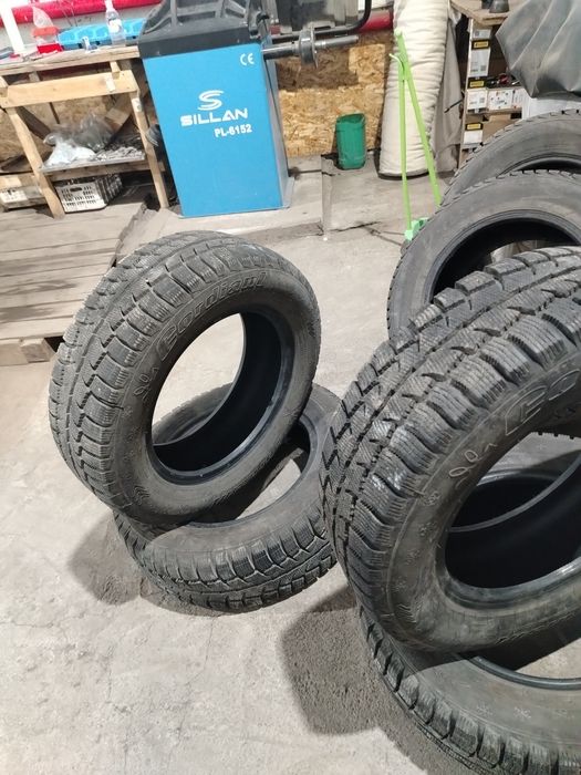 Продам Резину Размер (195/65 R15)