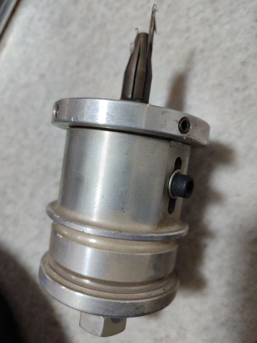 Головка для производства резинки.