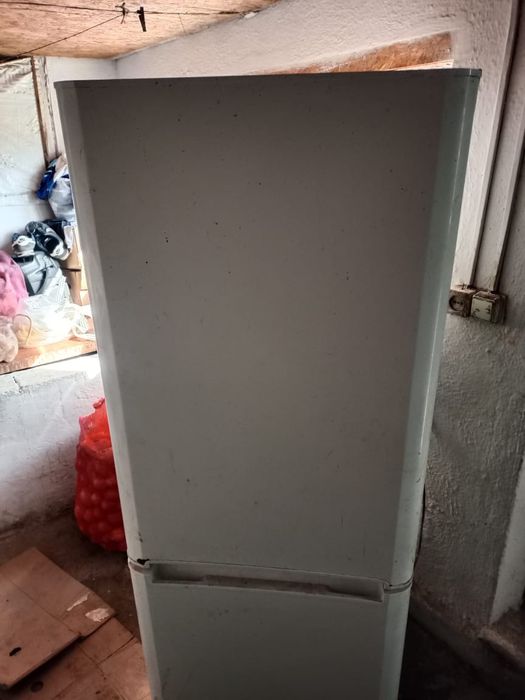 Продам холодильник