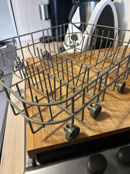 Raft Mașină Spălat Vase Whirlpool ADG 145