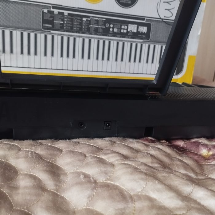 Синтезатор YAMAHA PSR-F52