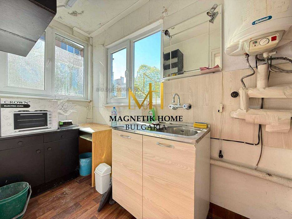 Дава се под наем Двустаен апартамент в Бургас, Център - 55 кв.м за 244.8 € - Снимка #1