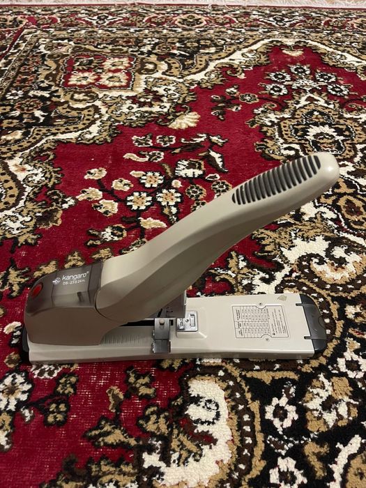 Степлер для больших объемов сшивания до 200 листов