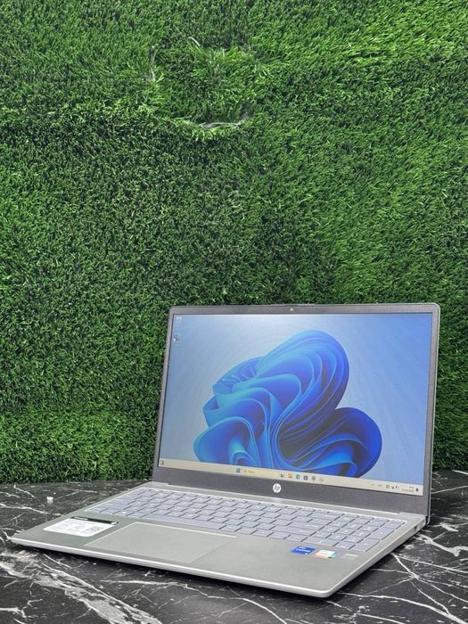 Kuchli  Noutbuk HP 250 G10