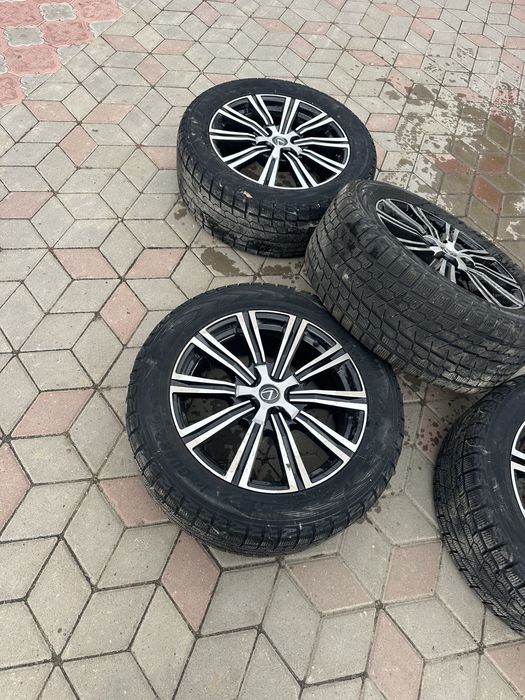 Диски с шинами на лексус 570 и ЛС